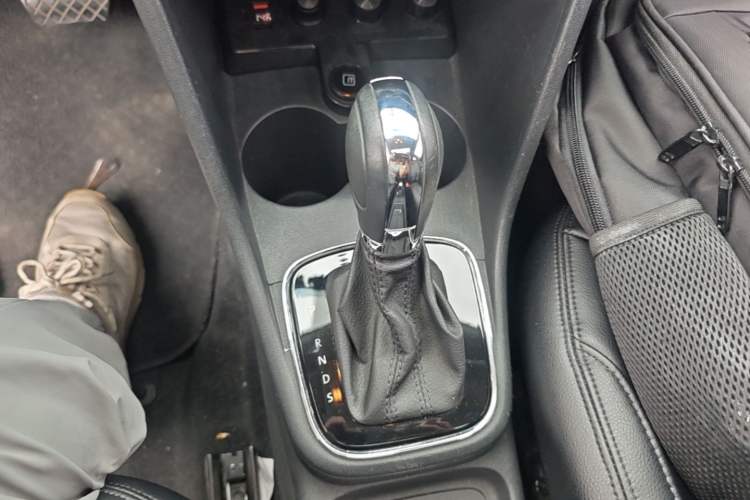 Used Volkswagen Polo 2018 1.5L Automatic Enjoyment Model Gear Lever