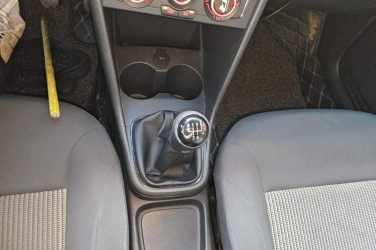 Used Volkswagen Polo 2018 1.5L Manual Drive-Comfort Model Gear Lever