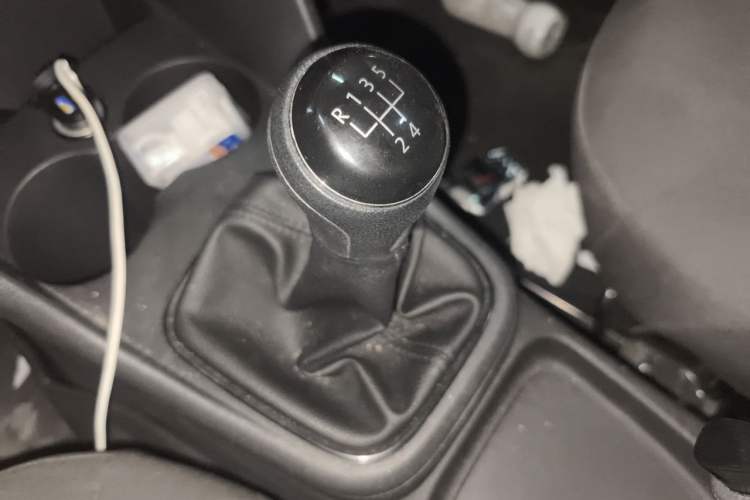 Used Volkswagen Polo 2018 1.5L Manual Drive-Comfort Model Gear Lever