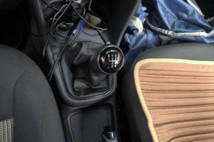Used Volkswagen Polo 2018 1.5L Manual Drive-Comfort Model Gear Lever