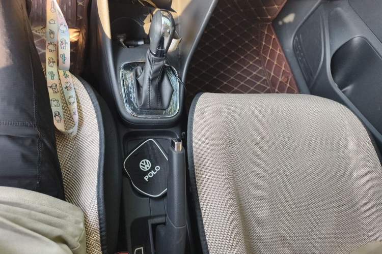 Used Volkswagen Polo 2018 1.5L Automatic Enjoyment Model Gear Lever