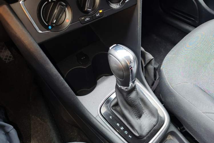 Used Volkswagen Polo 2018 1.5L Automatic Enjoyment Model Gear Lever