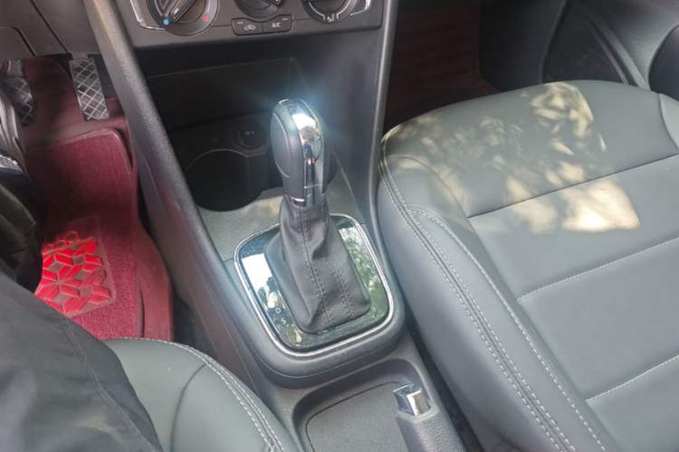 Used Volkswagen Polo 2018 1.5L Automatic Enjoyment Model Gear Lever