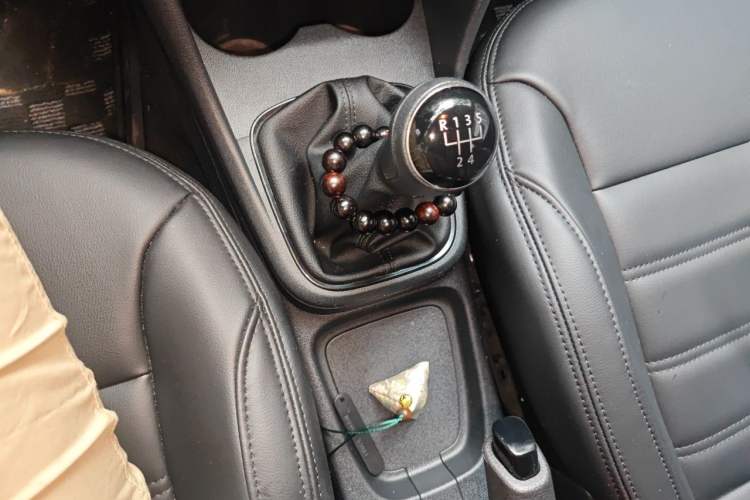 Used Volkswagen Polo 2018 1.5L Manual Drive-Comfort Model Gear Lever
