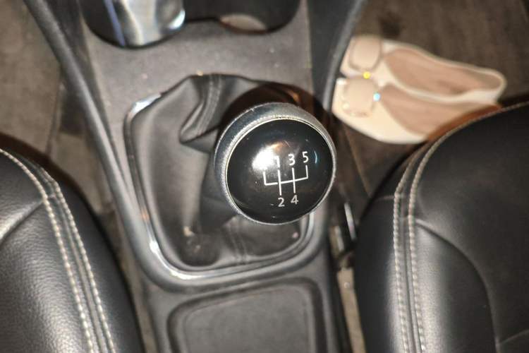 Used Volkswagen Polo 2018 1.5L Manual Drive-Comfort Model Gear Lever
