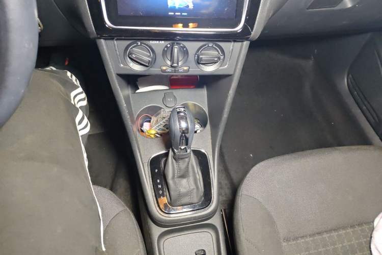 Used Volkswagen Polo 2018 1.5L Automatic Enjoyment Model Gear Lever