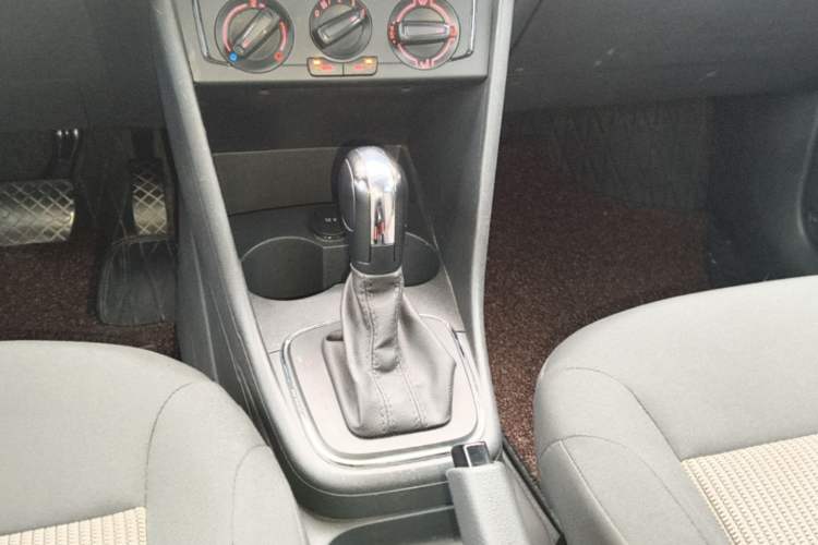 Used Volkswagen Polo 2018 1.5L Automatic Advanced Driving Model Gear Lever