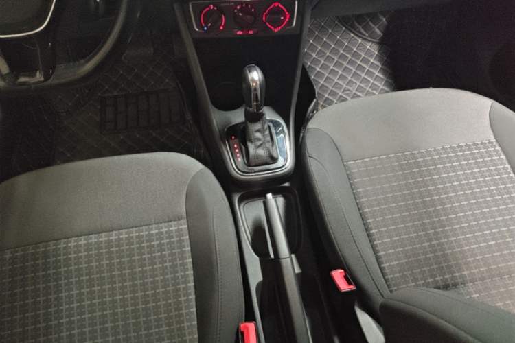 Used Volkswagen Polo 2018 1.5L Automatic Enjoyment Model Gear Lever