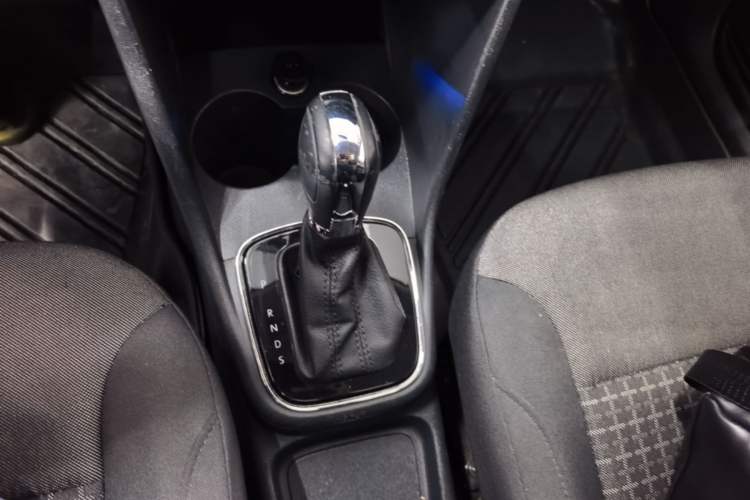 Used Volkswagen Polo 2018 1.5L Automatic Enjoyment Model Gear Lever