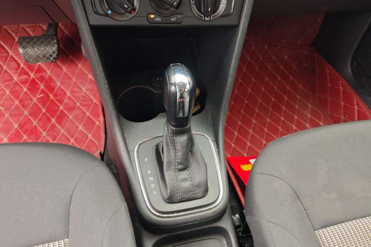 Used Volkswagen Polo 2018 1.5L Automatic Advanced Driving Model Gear Lever