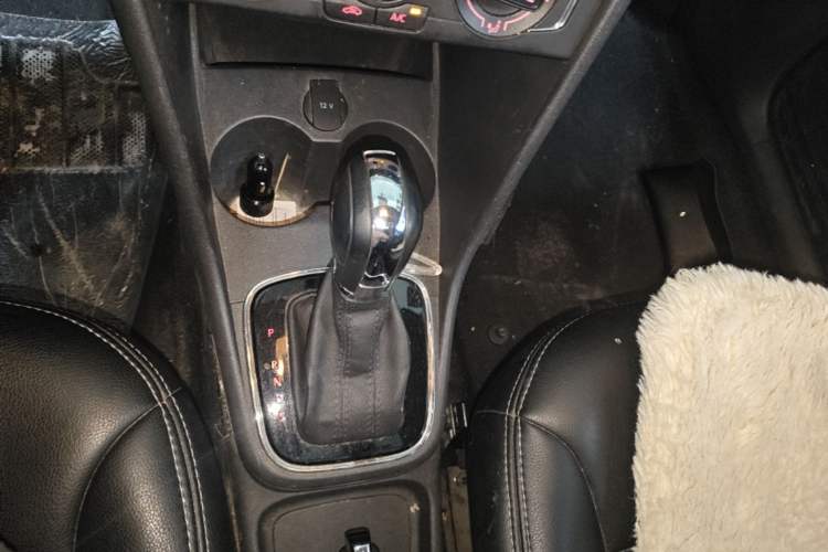 Used Volkswagen Polo 2018 1.5L Automatic Enjoyment Model Gear Lever