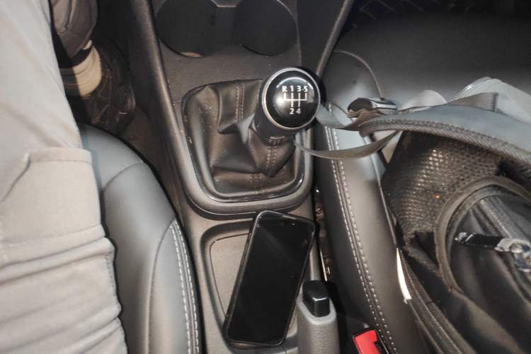 Used Volkswagen Polo 2018 1.5L Manual Drive-Comfort Model Gear Lever