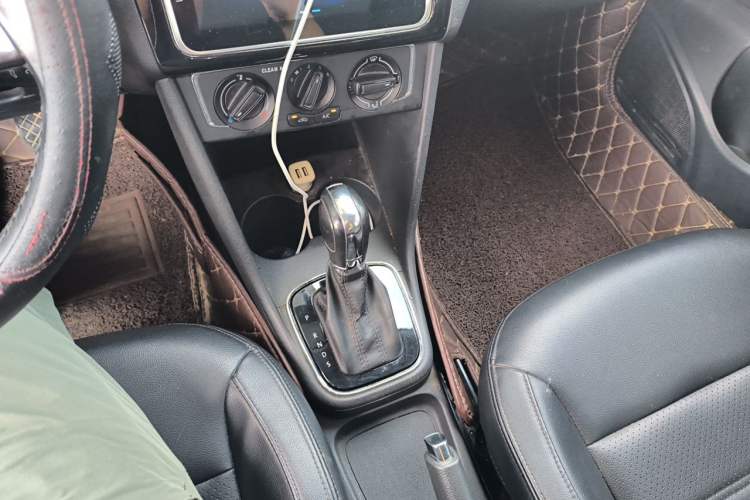 Used Volkswagen Polo 2018 1.5L Automatic Enjoyment Model Gear Lever
