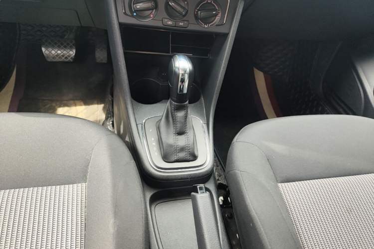 Used Volkswagen Polo 2018 1.5L Automatic Advanced Driving Model Gear Lever