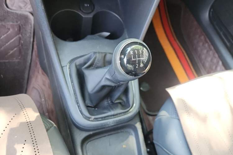 Used Volkswagen Polo 2018 1.5L Manual Drive-Comfort Model Gear Lever