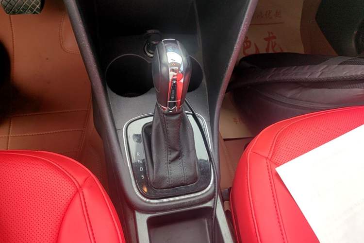 Used Volkswagen Polo 2018 1.5L Automatic Enjoyment Model Gear Lever