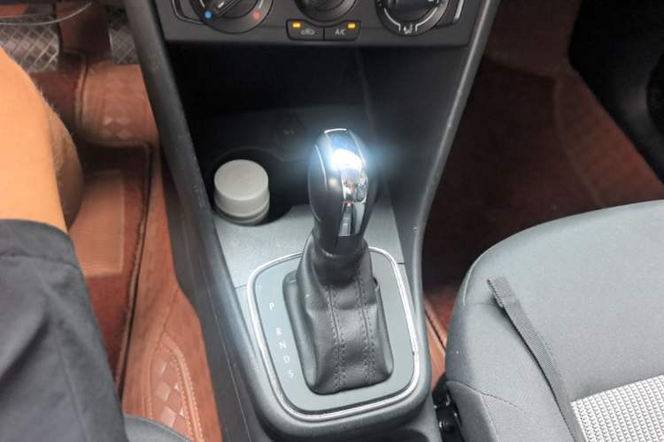 Used Volkswagen Polo 2018 1.5L Automatic Advanced Driving Model Gear Lever