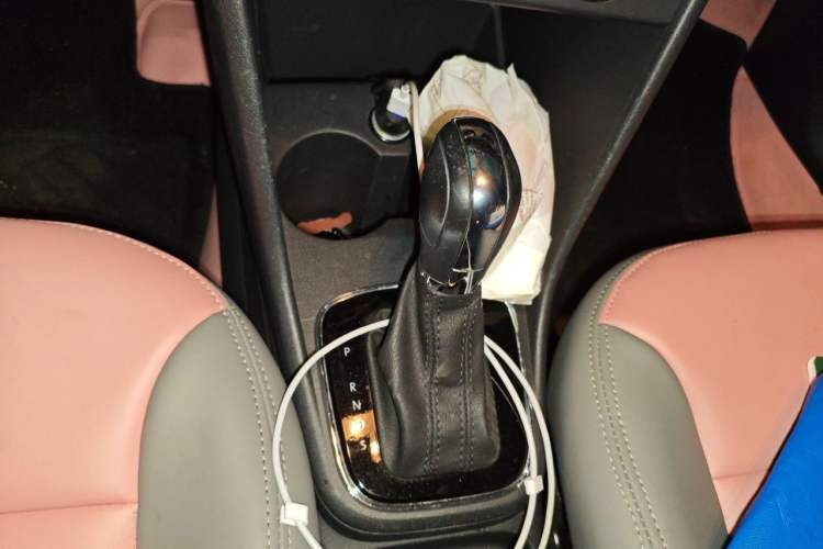 Used Volkswagen Polo 2018 1.5L Automatic Enjoyment Model Gear Lever