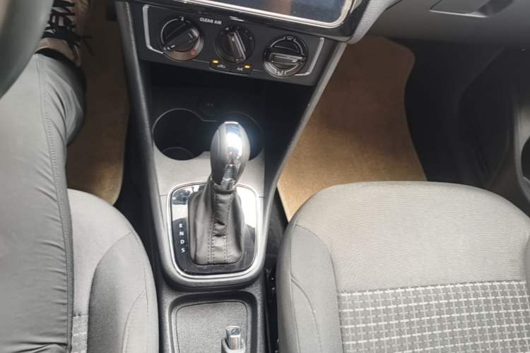 Used Volkswagen Polo 2018 1.5L Automatic Enjoyment Model Gear Lever