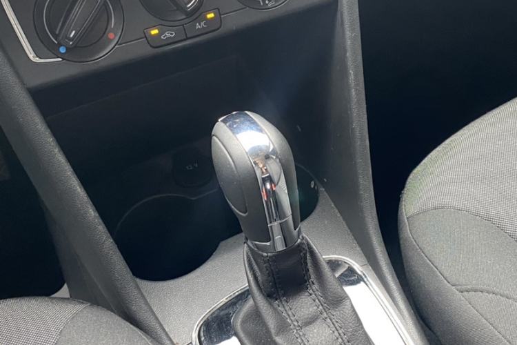 Used Volkswagen Polo 2018 1.5L Automatic Enjoyment Model Gear Lever