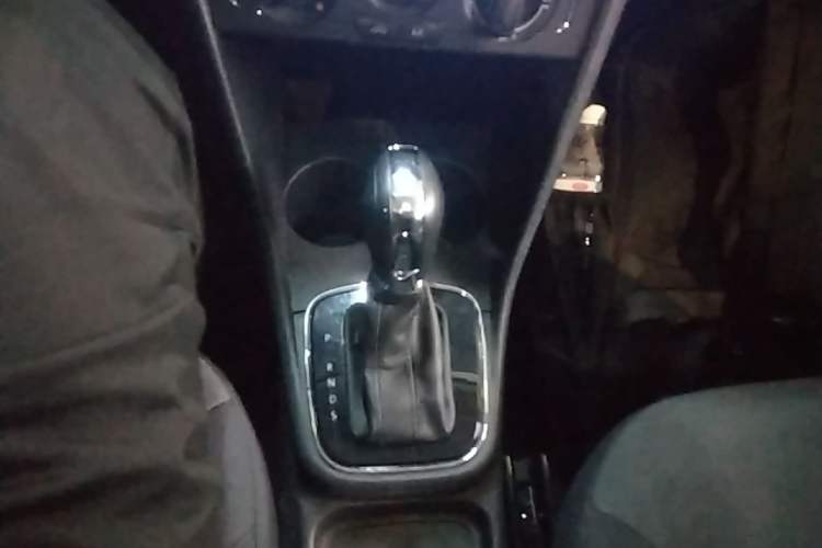 Used Volkswagen Polo 2018 1.5L Automatic Enjoyment Model Gear Lever