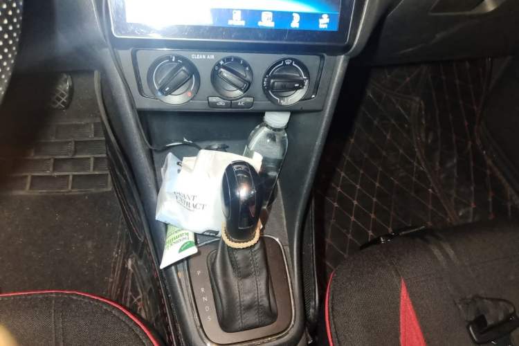 Used Volkswagen Polo 2018 1.5L Automatic Advanced Driving Model Gear Lever