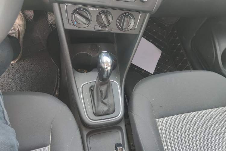 Used Volkswagen Polo 2018 1.5L Automatic Advanced Driving Model Gear Lever