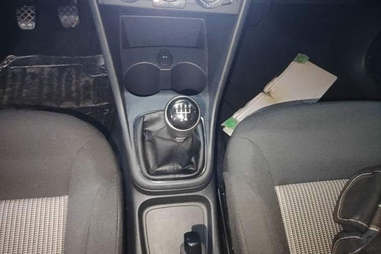 Used Volkswagen Polo 2018 1.5L Manual Drive-Comfort Model Gear Lever