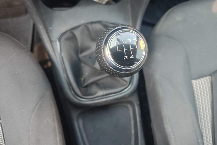 Used Volkswagen Polo 2018 1.5L Manual Drive-Comfort Model Gear Lever