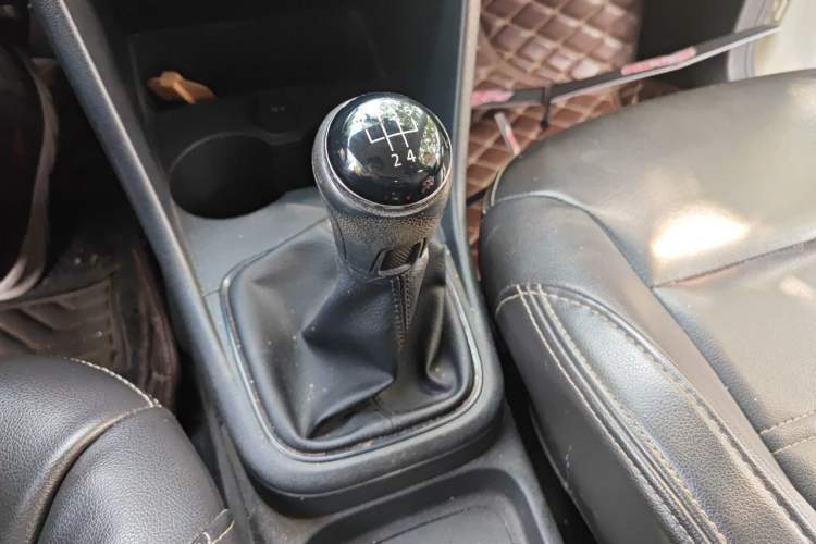 Used Volkswagen Polo 2018 1.5L Manual Drive-Comfort Model Gear Lever
