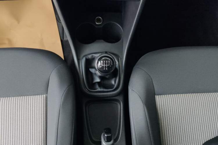 Used Volkswagen Polo 2018 1.5L Manual Drive-Comfort Model Gear Lever