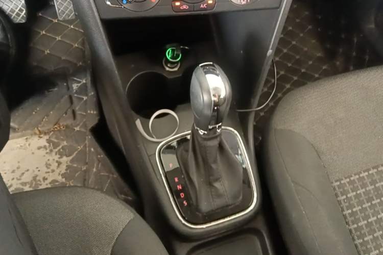Used Volkswagen Polo 2018 1.5L Automatic Enjoyment Model Gear Lever