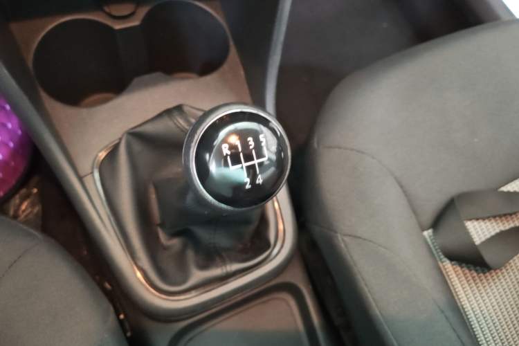 Used Volkswagen Polo 2018 1.5L Manual Drive-Comfort Model Gear Lever