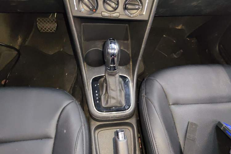 Used Volkswagen Polo 2018 1.5L Automatic Enjoyment Model Gear Lever