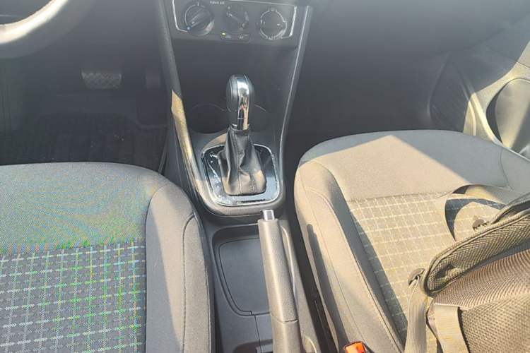 Used Volkswagen Polo 2018 1.5L Automatic Enjoyment Model Gear Lever