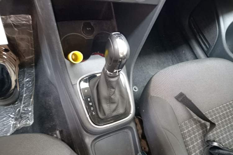 Used Volkswagen Polo 2018 1.5L Automatic Enjoyment Model Gear Lever