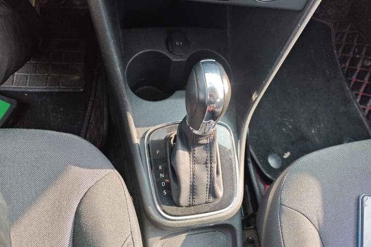 Used Volkswagen Polo 2018 1.5L Automatic Enjoyment Model Gear Lever