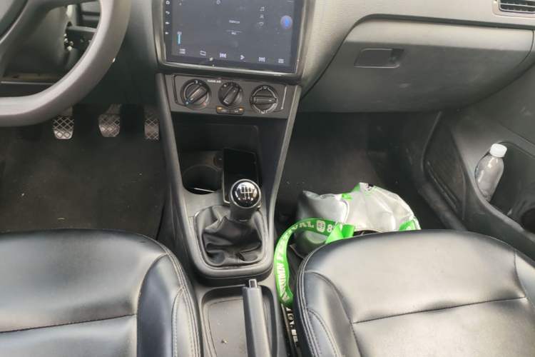 Used Volkswagen Polo 2018 1.5L Manual Drive-Comfort Model Gear Lever