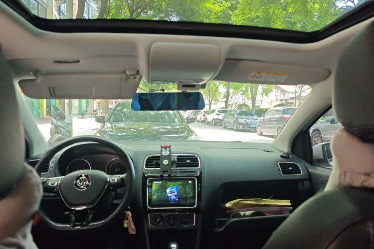 Used Volkswagen Polo 2018 1.5L Automatic Luxury Edition Headliner