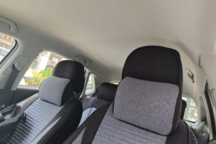 Used Volkswagen Polo 2018 1.5L Manual Drive-Comfort Model Headliner