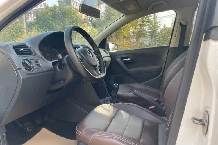 Used Volkswagen Polo 2018 1.5L Manual Drive-Comfort Model Interior 1