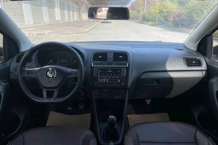 Used Volkswagen Polo 2018 1.5L Manual Drive-Comfort Model Interior 2