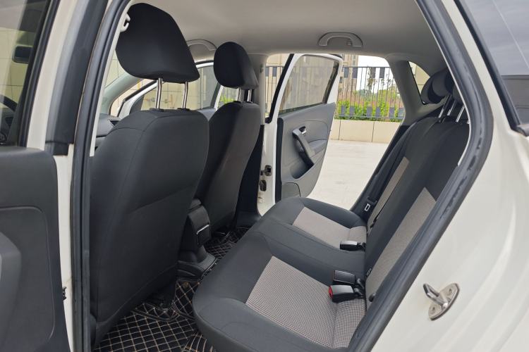 Used Volkswagen Polo 2018 1.5L Automatic Advanced Driving Model Interior 2