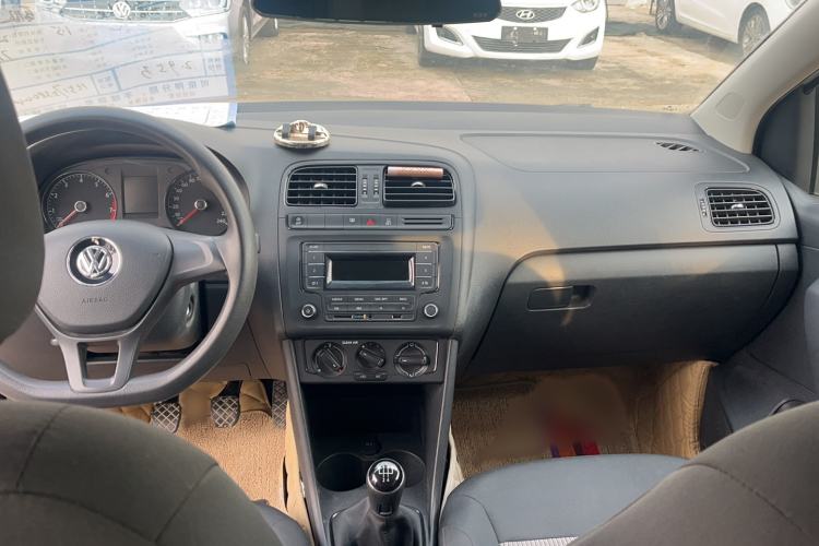 Used Volkswagen Polo 2018 1.5L Manual Drive-Comfort Model Interior 3