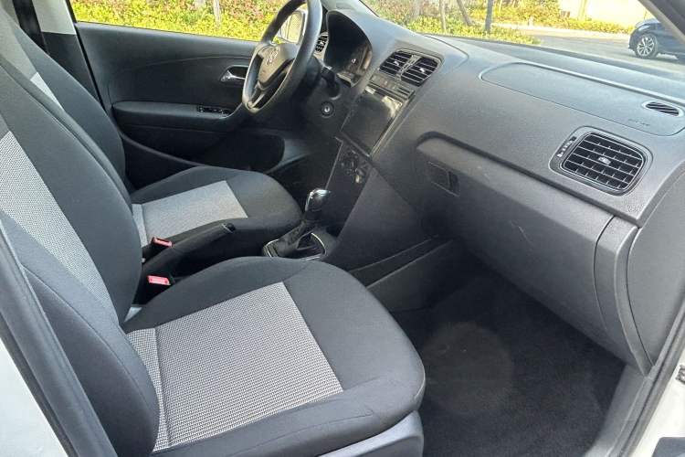 Used Volkswagen Polo 2018 1.5L Automatic Advanced Driving Model Interior 4