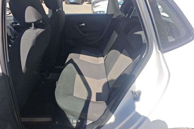 Used Volkswagen Polo 2018 1.5L Automatic Advanced Driving Model Interior 4