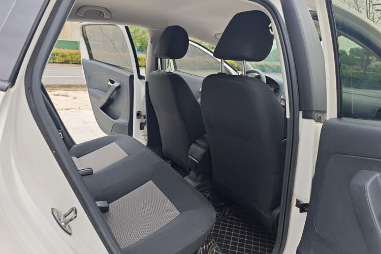 Used Volkswagen Polo 2018 1.5L Automatic Advanced Driving Model Interior 5