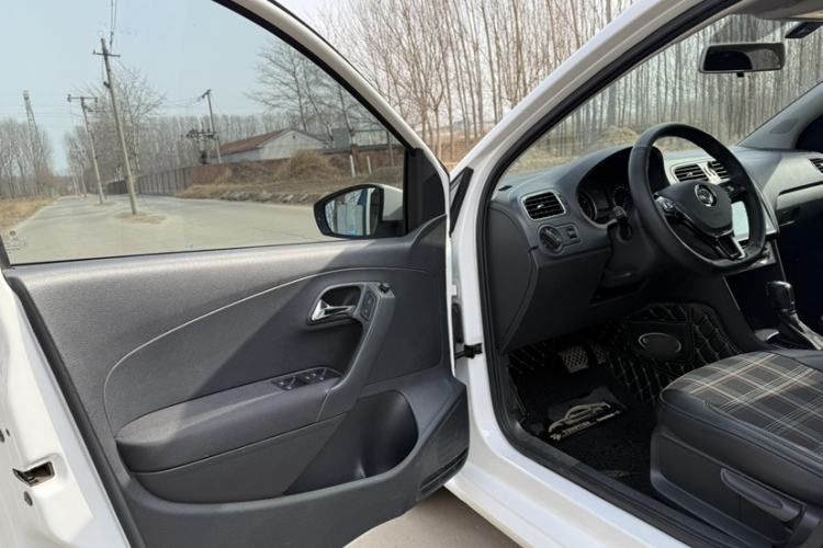 Used Volkswagen Polo 2018 1.5L Automatic Enjoyment Model Interior 9