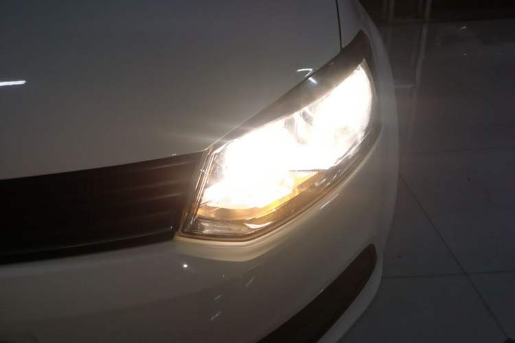 Used Volkswagen Polo 2018 1.5L Manual Drive-Comfort Model Left Front Headlight