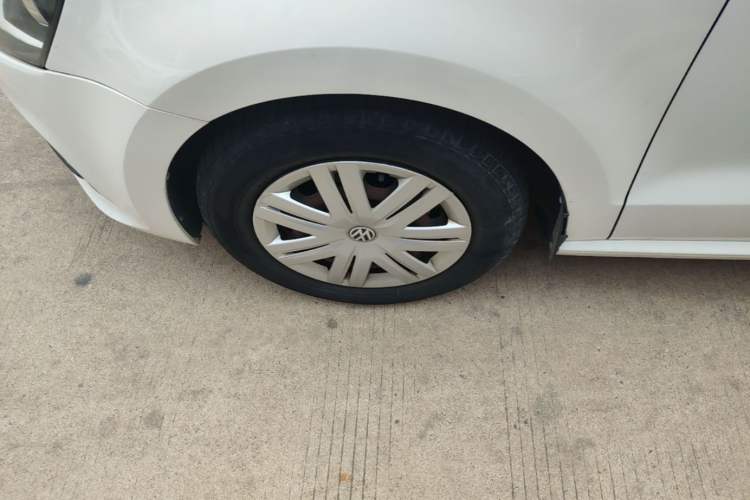Used Volkswagen Polo 2018 1.5L Manual Drive-Comfort Model Left Front Wheel Hub
